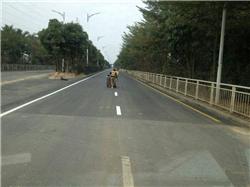 深圳坪山兰景路划线工程